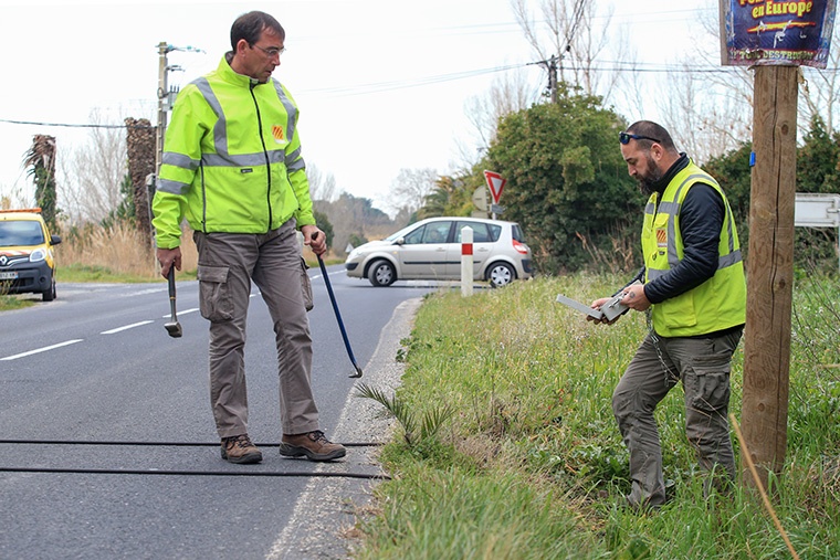 Comptage routier effectué par des agents